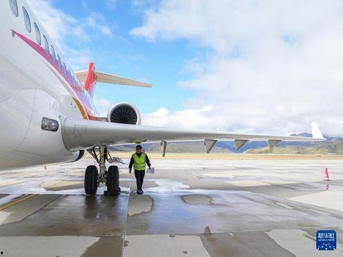 国产商用飞机开启飞行模式视频,开启中国航空新纪元