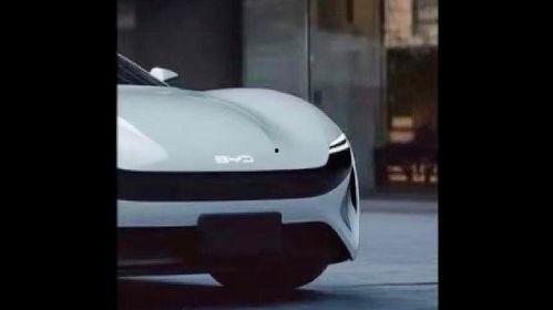 国产5米三的轿车视频